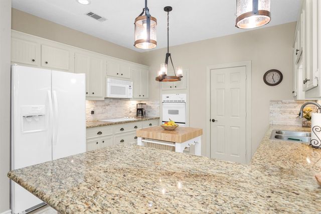 14071 Lakepoint Drive, Willis, TX 77318