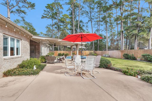 14071 Lakepoint Drive, Willis, TX 77318