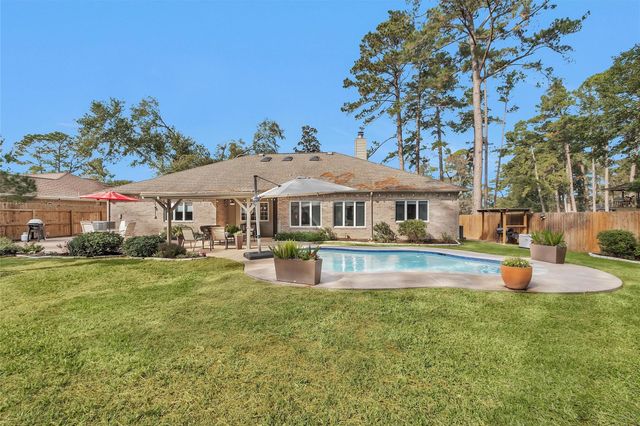 14071 Lakepoint Drive, Willis, TX 77318