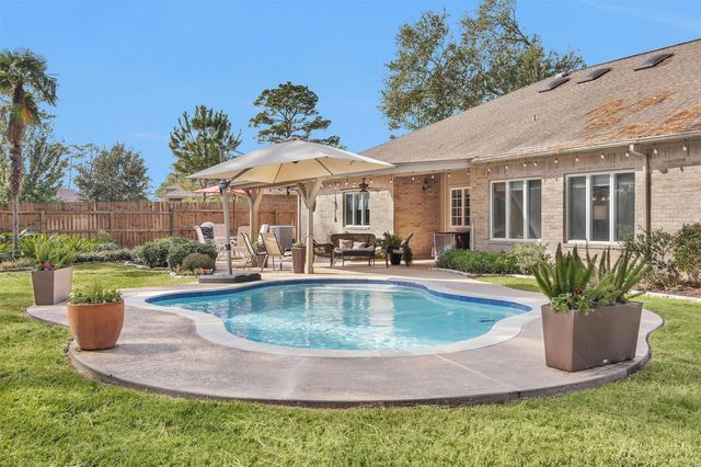 14071 Lakepoint Drive, Willis, TX 77318