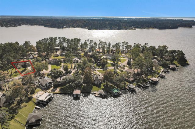 14071 Lakepoint Drive, Willis, TX 77318