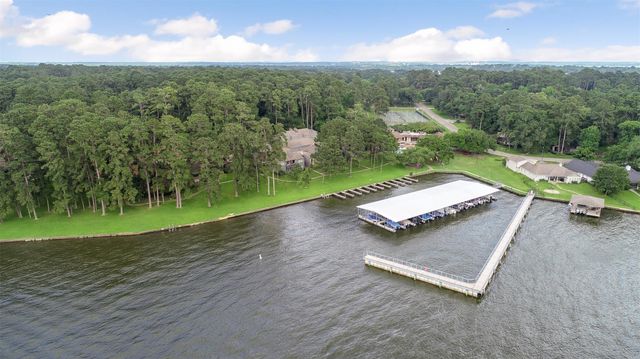 14071 Lakepoint Drive, Willis, TX 77318