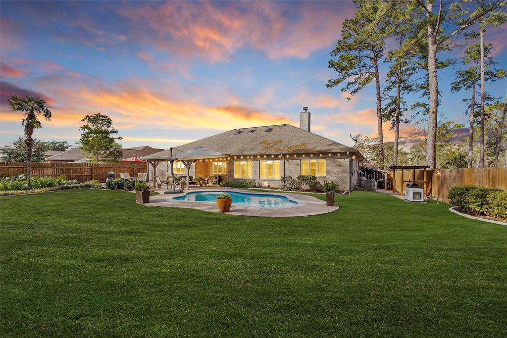 14071 Lakepoint Drive, Willis, TX 77318