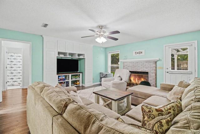 104 Trenton Ct, Dothan, AL 36305