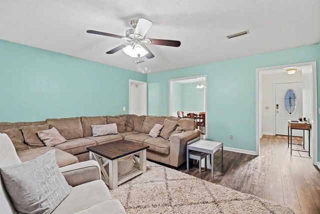 104 Trenton Ct, Dothan, AL 36305