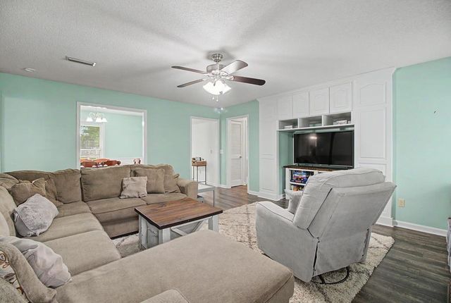104 Trenton Ct, Dothan, AL 36305