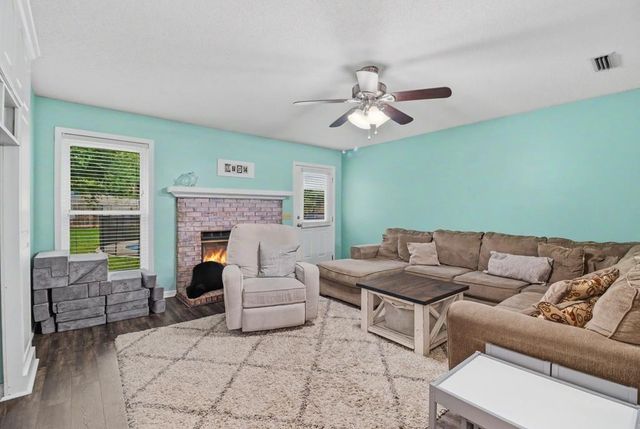 104 Trenton Ct, Dothan, AL 36305