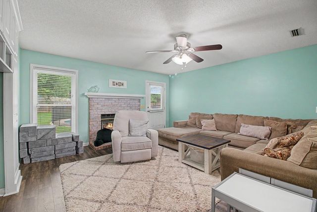 104 Trenton Ct, Dothan, AL 36305