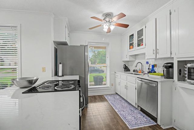 104 Trenton Ct, Dothan, AL 36305