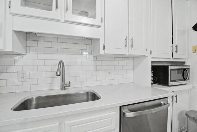 104 Trenton Ct, Dothan, AL 36305