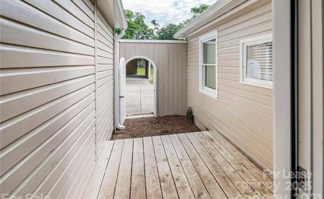 327 Marsh Road, Charlotte, NC 28209