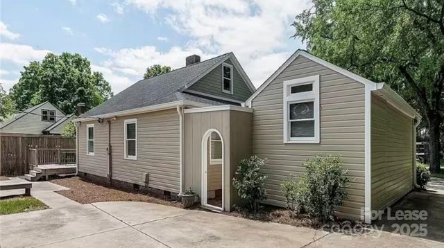 327 Marsh Road, Charlotte, NC 28209