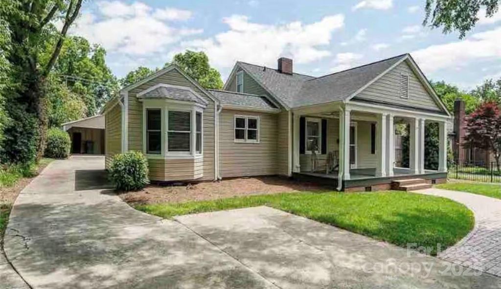 327 Marsh Road, Charlotte, NC 28209