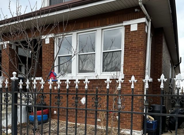 5839 S Sacramento Avenue, Chicago, IL 60629