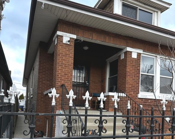 5839 S Sacramento Avenue, Chicago, IL 60629
