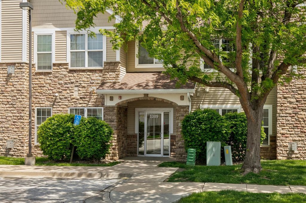 1309 SE University Avenue 108, Waukee, IA 50263