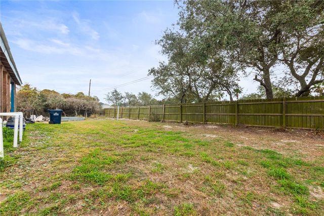 250 Post Oak, Rockport, TX 78382