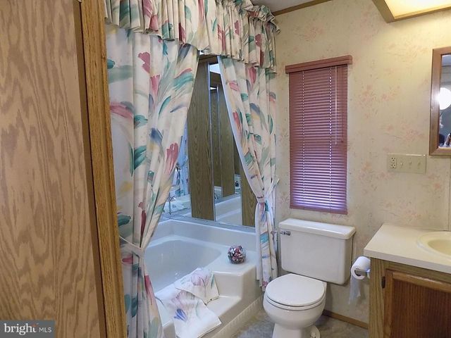 122 SENECA AVE, Dover, PA 17315