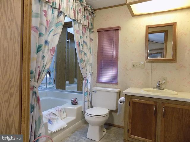 122 SENECA AVE, Dover, PA 17315