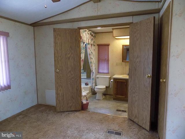 122 SENECA AVE, Dover, PA 17315