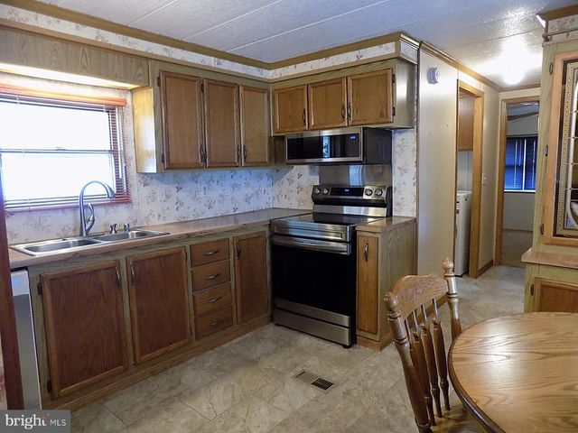 122 SENECA AVE, Dover, PA 17315