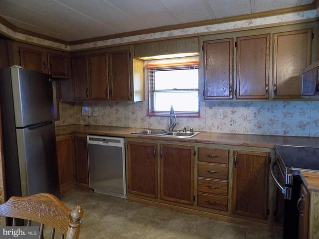 122 SENECA AVE, Dover, PA 17315