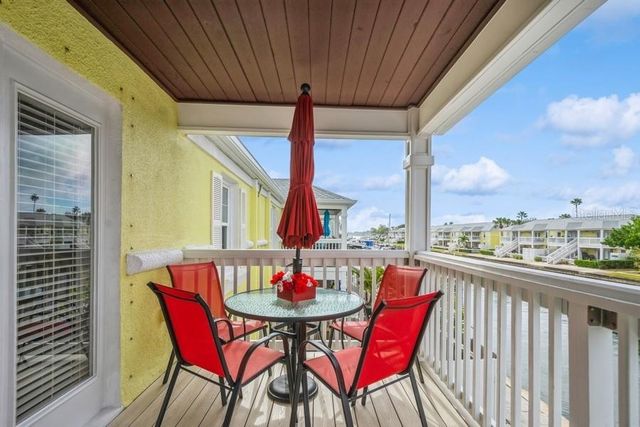 5005 COQUINA KEY DRIVE SE E, St Petersburg, FL 33705