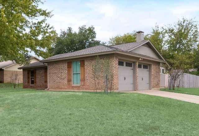 1225 Augusta Road, Benbrook, TX 76126