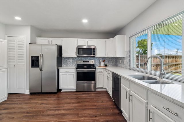 4900 Avery Circle, The Colony, TX 75056