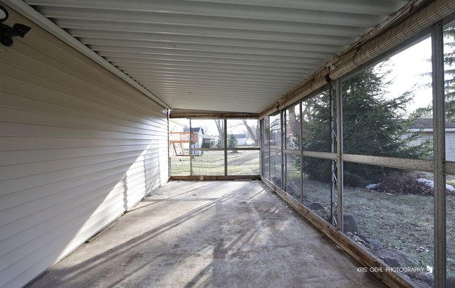 1070 Belle Plaine Avenue, Gurnee, IL 60031