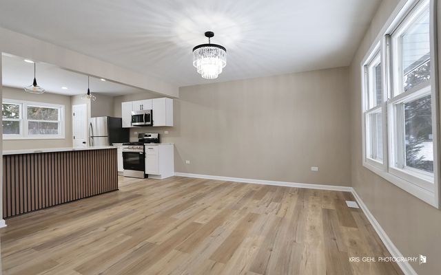 1070 Belle Plaine Avenue, Gurnee, IL 60031