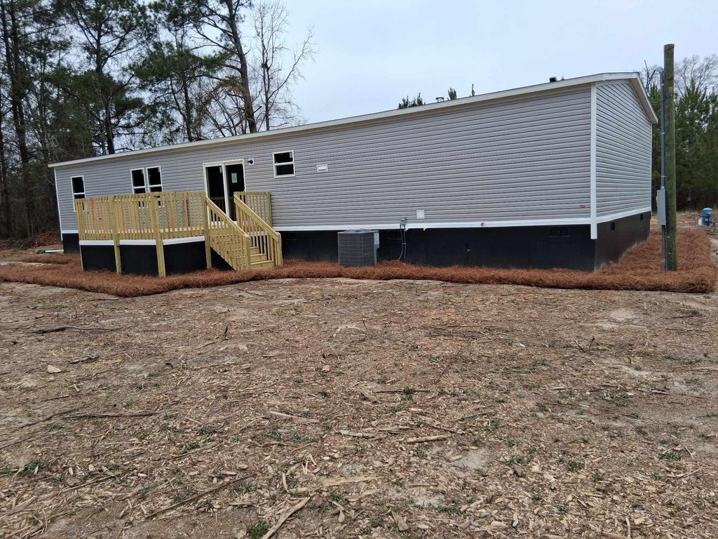 Image 9 of property listing at 197 Acola Lane, Holly Hill, SC 29059