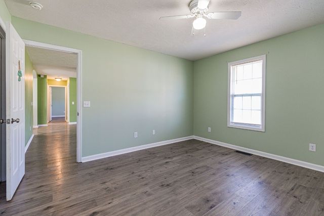 129 Buck Ln, Lafayette, TN 37083