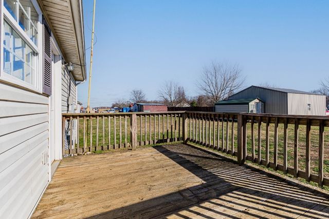 129 Buck Ln, Lafayette, TN 37083