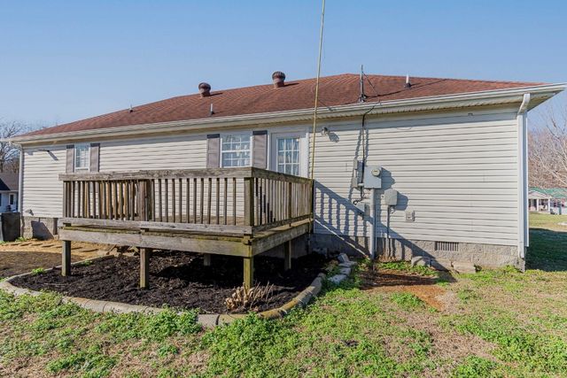 129 Buck Ln, Lafayette, TN 37083