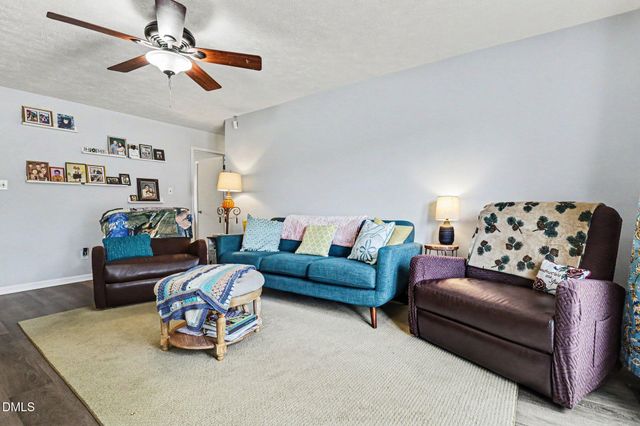 3228 Old Oak Lane, Hope Mills, NC 28348