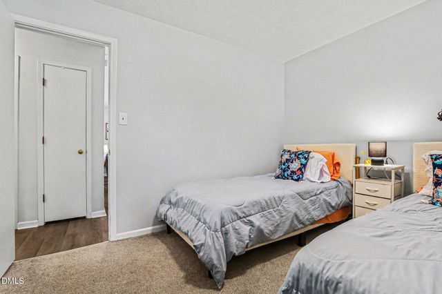 3228 Old Oak Lane, Hope Mills, NC 28348