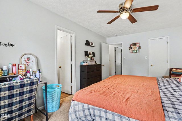 3228 Old Oak Lane, Hope Mills, NC 28348