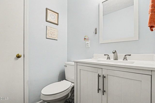 3228 Old Oak Lane, Hope Mills, NC 28348