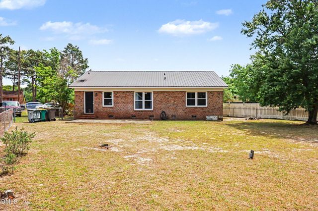 3228 Old Oak Lane, Hope Mills, NC 28348