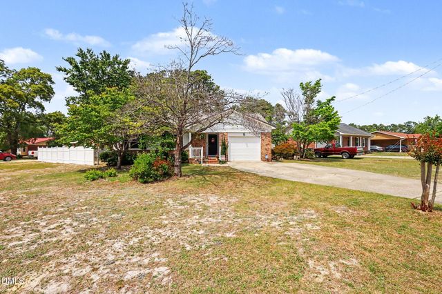 3228 Old Oak Lane, Hope Mills, NC 28348