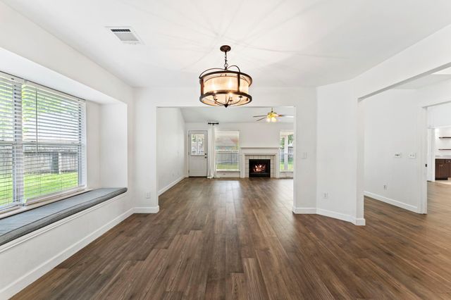 34 Evening Song Court, The Woodlands, TX 77380