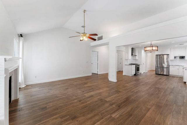 34 Evening Song Court, The Woodlands, TX 77380