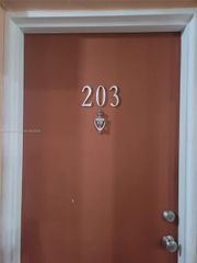 5350 W 21st Ct 203, Hialeah, FL 33016