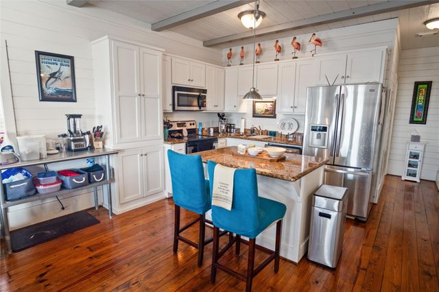 2205 Nelson Avenue, Port Bolivar, TX 77650