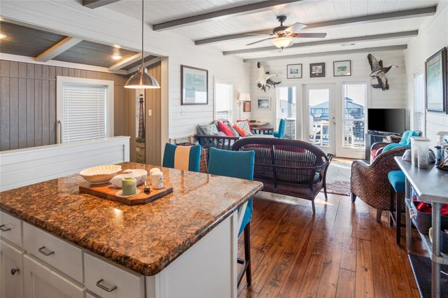 2205 Nelson Avenue, Port Bolivar, TX 77650