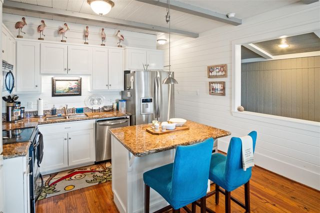 2205 Nelson Avenue, Port Bolivar, TX 77650