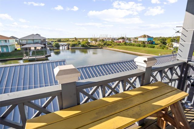 2205 Nelson Avenue, Port Bolivar, TX 77650