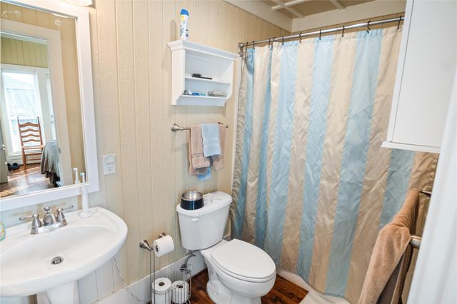 2205 Nelson Avenue, Port Bolivar, TX 77650