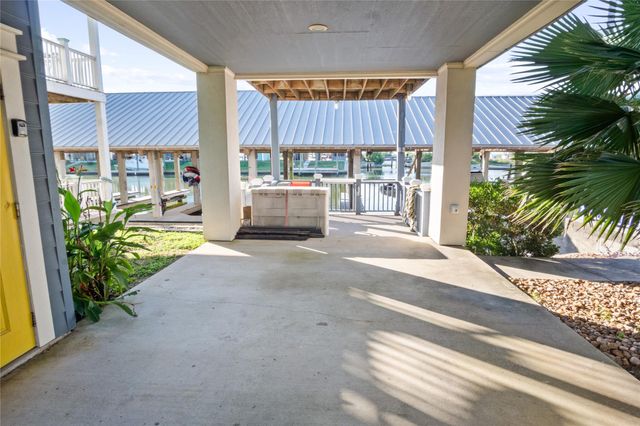 2205 Nelson Avenue, Port Bolivar, TX 77650